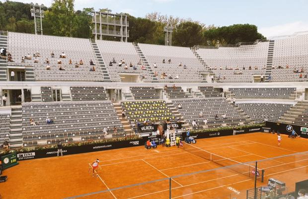 Câți fani au venit la partida dintre Halep și Muguruza » Au fost speriați de prețul biletelor?