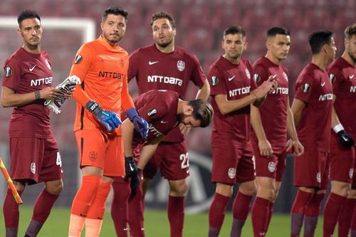Dan Petrescu acuză în permanență problemele de efectiv cu care se confruntă la CFR Cluj, dar îl ține la „satelit” pe „veteranul” Ovidiu Hoban / FOTO: Raed Krishan (GSP)