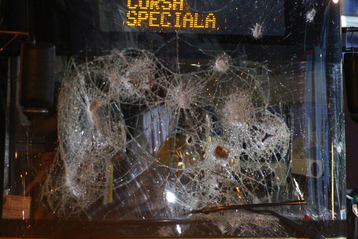 Imagine de la FCU Craiova - Petrolul din 2013, un meci marcat de violențele dintre suporteri / foto: Arhivă Gazeta Sporturilor
