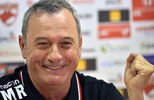 Mircea Rednic, 59 de ani, este singura opțiune a lui Dinamo pentru banca tehnică. „Puriul” ar urma să-i preia pe „câini” în următoarea pauză competițională dedicată echipelor naționale.