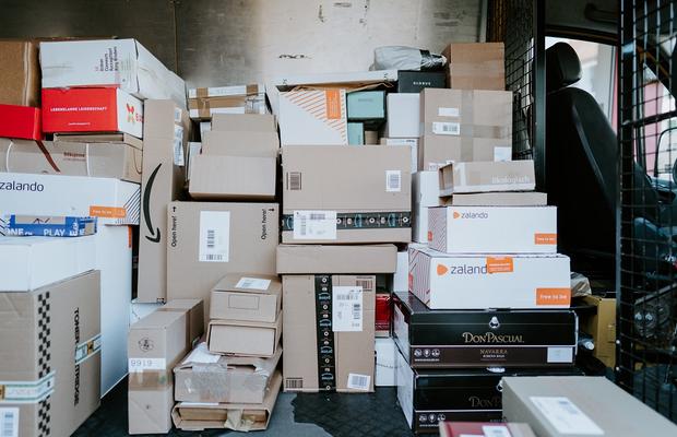 Împachetarea coletelor - de ce este importantă ambalarea atunci când deții un magazin online?