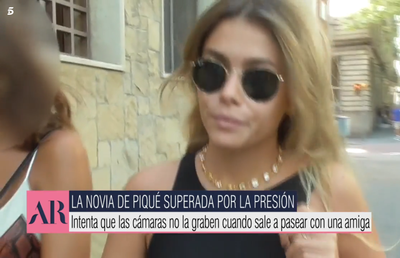 Iubita lui Pique, hărțuită pe străzile din Barcelona » Cum a reacționat Clara Marti