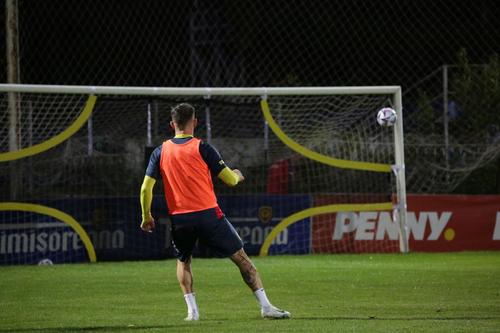 Aflați în cantonamentul de la Mogoșoaia, „tricolorii” se pregătesc intens pentru meciurile din Liga Națiunilor împotriva celor de la Finlanda și Bosnia. 
Foto: FRF.ro
