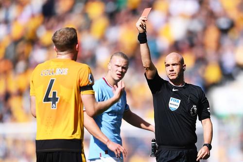 Nathan Collins, eliminat în meciul cu Manchester City // foto: Guliver/gettyimages