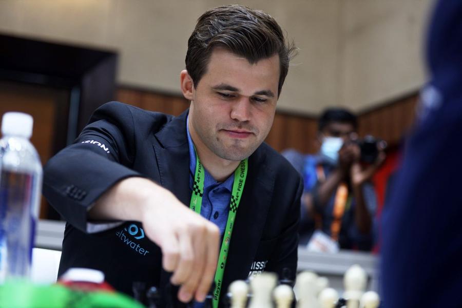 Magnus Carlsen, participând la un turneu de șah. FOTO: IMAGO IMAGES Uluitor! Motivul pentru care cel mai bun șahist din lume a fost exclus din competiție