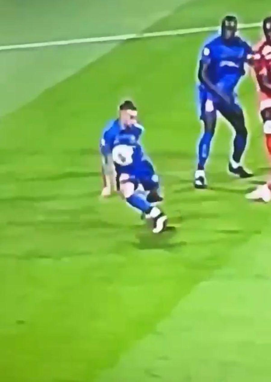 Imaginea prezentată de Vassaras a fost surprinsă de un spectatori din tribunele arenei arădene FCSB ia în calcul să îl dea în judecată pe Kyros Vassaras: „E o imagine dubioasă! De ce nu apare tot?!”