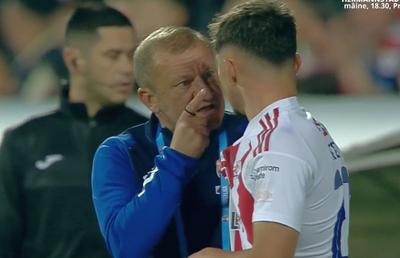 Imagini scandaloase » Dorinel Munteanu și-a luat de guler jucătorul în meciul cu Dinamo