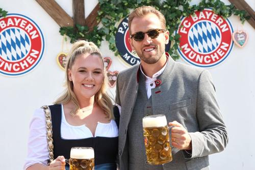 Harry Kane împreună cu soția, la Oktoberfest / Foto: Imago