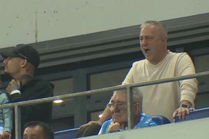 Imagini incredibile pe „Oblemenco”! Mihai Rotaru înjură cot la cot cu galeria: „FCSB - M***!”