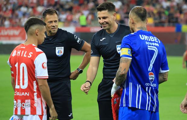 Bătaie pe tunel, la Dinamo - Farul! » Alibec i-a aplicat un cap în figură lui Armstrong și a fost eliminat!