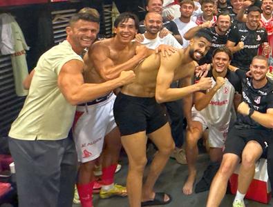 „«Brand» de campioni” » Imaginea serii: șeful Nicolescu și-a suflecat mâneca și l-a concurat pe puștiul Tarbă