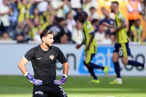 COȘMAR pentru Horațiu Moldovan: scos la pauză, după ce Fener i-a dat 5 goluri! Incredibil cât s-a terminat