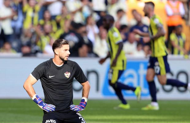 COȘMAR pentru Horațiu Moldovan: scos la pauză, după ce Fener i-a dat 5 goluri! Incredibil cât s-a terminat