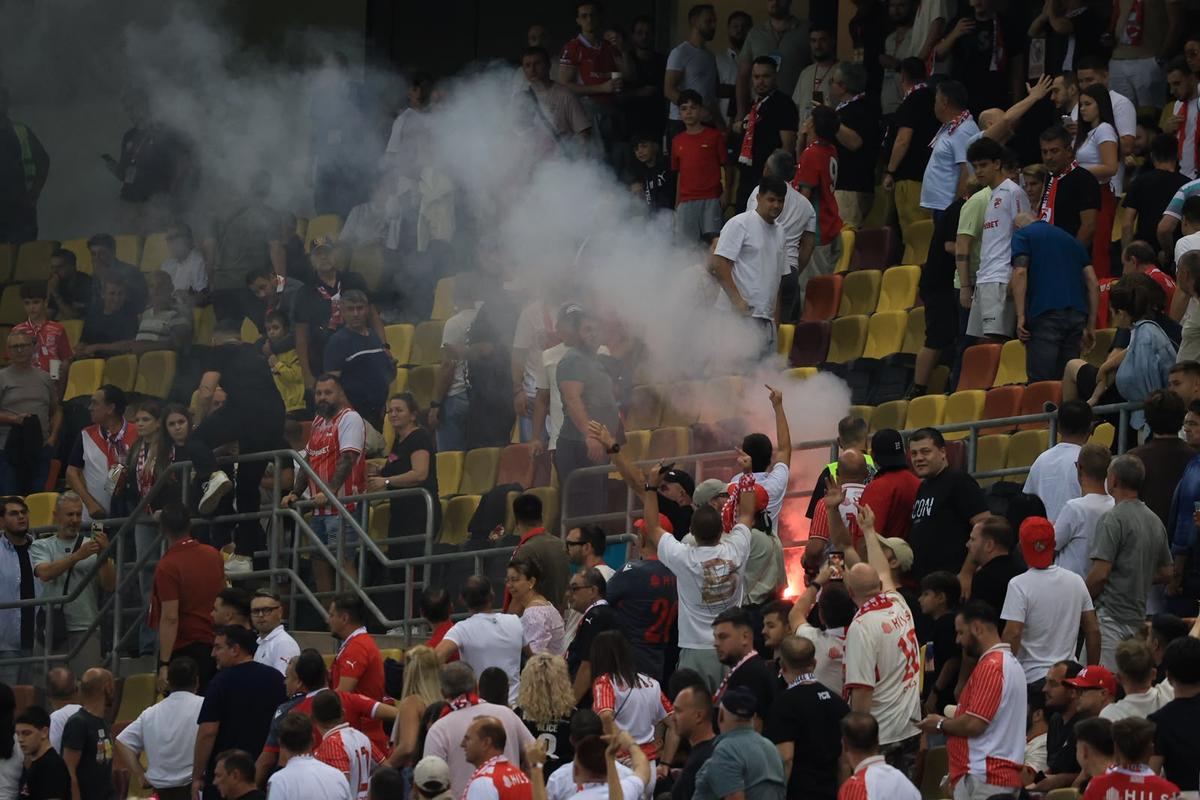 Incidente scandaloase în Dinamo - Farul, provocate de constănțeni: la un pas de o tragedie