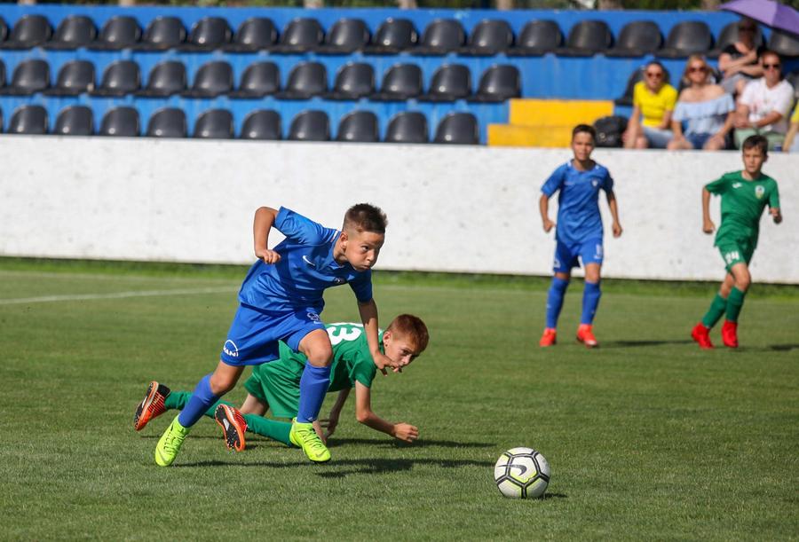 Puștii de la CSȘ-uri nu știu ce “stăpân” vor avea // FOTO Facebook DEZVĂLUIRI Manual de utilizare: cum să dinamităm sportul juvenil » Ministerul Educație pregătește un proiect controversat care poate afecta mii de copii