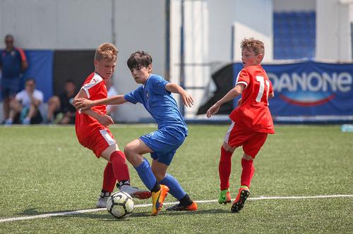 Numărul de formații de la competițiile juvenile de fotbal vor ajunge la mâna politicienilor locali