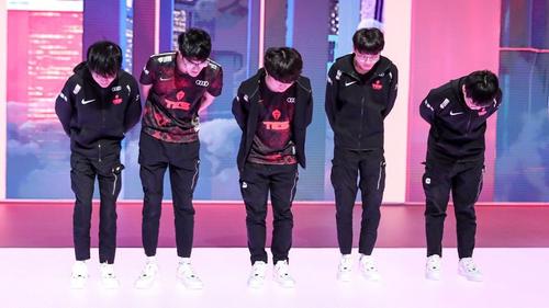 Cei de la Top Esports au trăit periculos în fața celor de la Fnatic, revenind de la două partide pierdute.