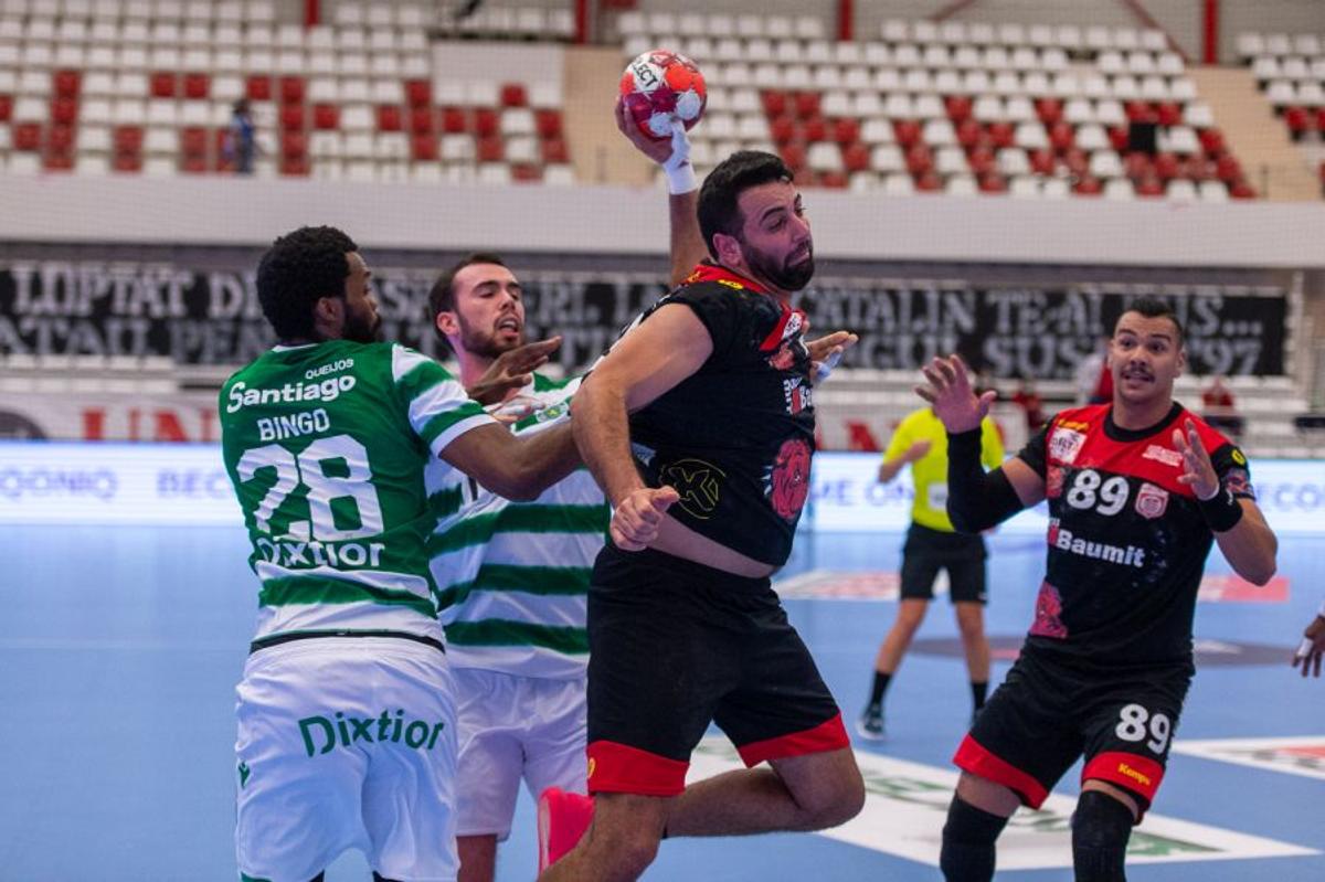 DINAMO - SPORTING LISABONA 25-27. „Dulăii” au pierdut la debutul în EHF European League!