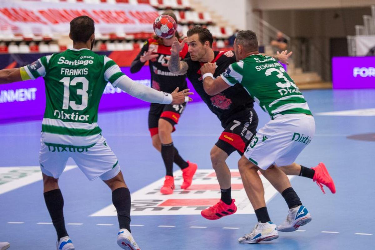DINAMO - SPORTING LISABONA 25-27. „Dulăii” au pierdut la debutul în EHF European League!