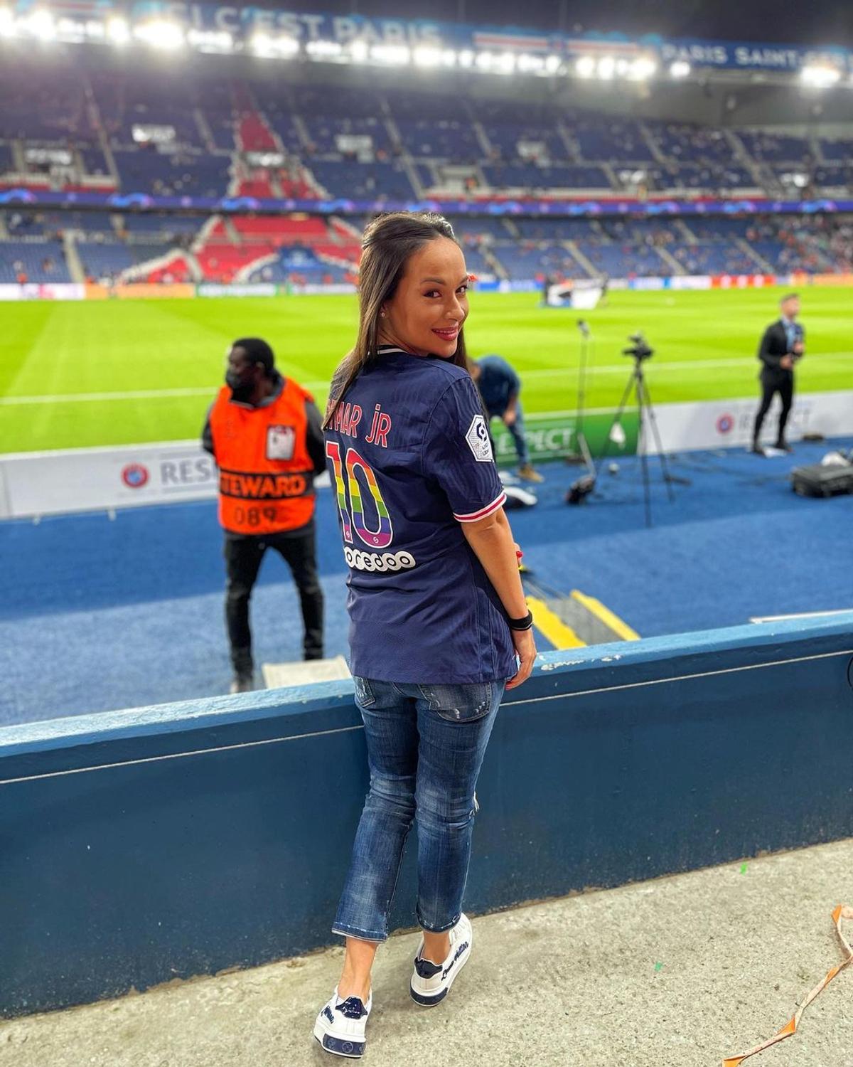 Fotografia cu Denis Alibec la bustul gol care a pus-o pe Vlăduța Lupău în dificultate: „E ăsta care-a plecat acum, nu? Dennis Man?”