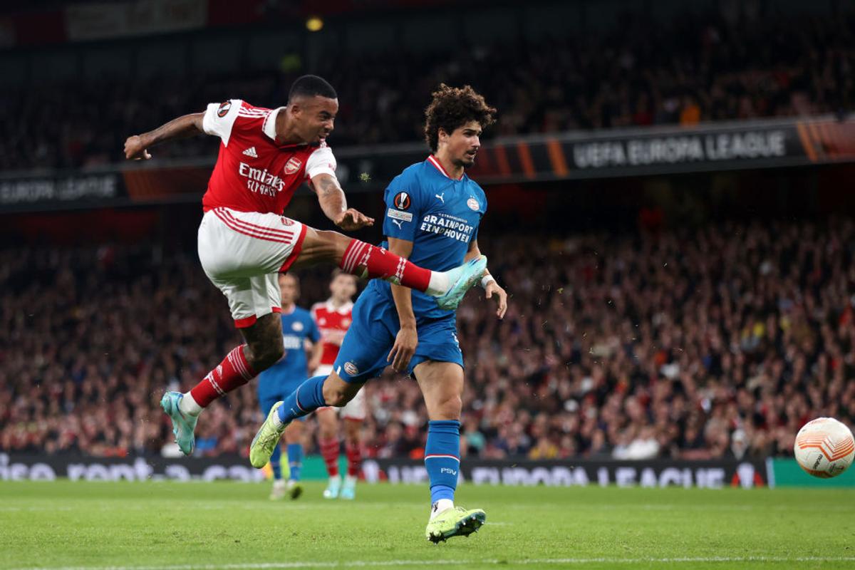 Arsenal continuă parcursul perfect din Europa League! Cătălin Cîrjan, rezervă în tabăra „tunarilor”