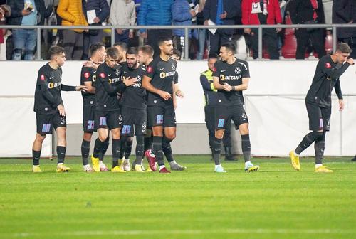 Mihai Stoica, managerul general de la FCSB, susține că Rachid Bouhenna (31 de ani, fundaș central) va fi amendat pentru cartonașul roșu încasat în meciul cu UTA, scor 2-2, duel contând pentru grupele Cupei României.