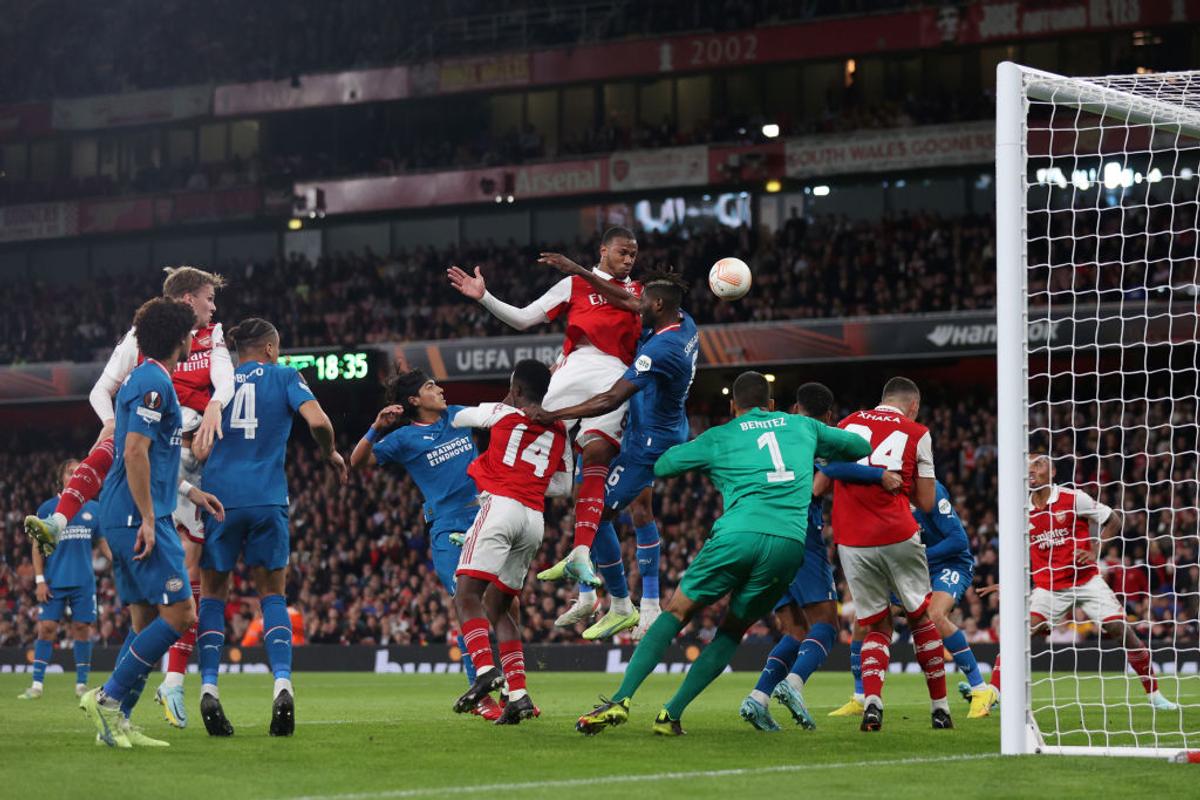 Arsenal continuă parcursul perfect din Europa League! Cătălin Cîrjan, rezervă în tabăra „tunarilor”