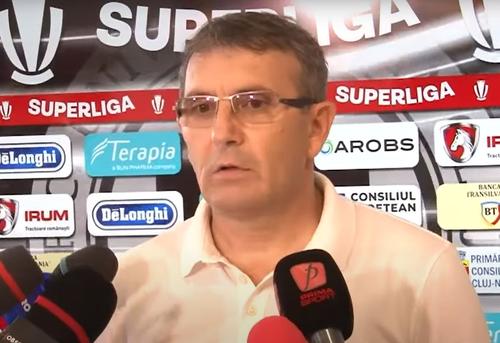 U Cluj și CFR Cluj au remizat, scor 1-1, în prima rundă a grupei C din Cupa României. Eugen Neagoe (55 de ani), antrenorul „studenților”, și-a felicitat elevii pentru atitudine de care au dat dovadă.