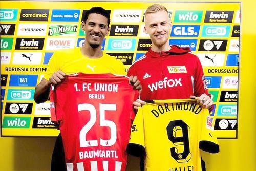 Sebastien Haller (stânga) și Timo Baumgartl s-au temut pentru sănătatea și cariera lor. Foto: Instagram