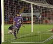 Fază la limită în UTA - Rapid: Andrei Borza respinge de pe linia porții
