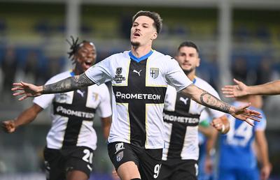 Mesajul Parmei pentru posibilii cumpărători: „Dennis Man este important pentru club, nu ne este teamă de oferte”