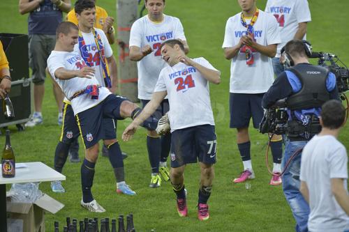 Sărbătoarea FCSB după titlul câștigat în 2013/ foto: Arhivă Gazeta Sporturilor