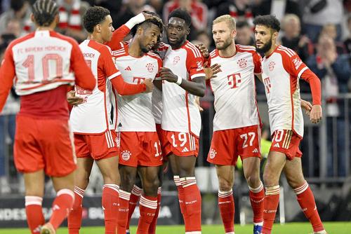 Noussair Mazraoui (ultimul din dreapta) n-a fost convocat de Thomas Tuchel pentru meciul Galatasaray - Bayern Munchen, din Champions League. Foto: Imago Images