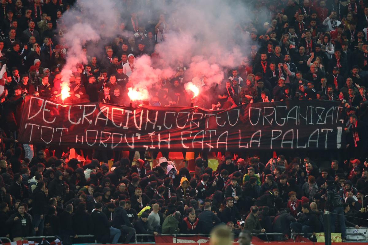 Toate mesajele și ironiile din derby-ul Dinamo - FCSB