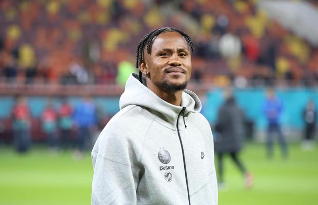 Siyabonga Ngezana, look special pentru Dinamo – FCSB » Cum a apărut la inspecția gazonului de pe Arena Națională