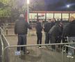 Suporterii celor de la Dinamo intră în stadion