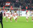 Moment scabros la pauza derby-ului Dinamo - FCSB » Ce au făcut ultrașii oaspeților când majoretele dinamoviste au ieșit pe gazon