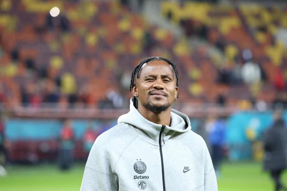 Siyabonga Ngezana, look special pentru Dinamo – FCSB » Cum a apărut la inspecția gazonului de pe Arena Națională