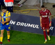 Moment uluitor în Petrolul - CFR Cluj! A avut o criză de nervi și aproape i-a distrus laptopul unui fotograf