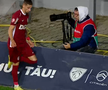 Moment uluitor în Petrolul - CFR Cluj! A avut o criză de nervi și aproape i-a distrus laptopul unui fotograf