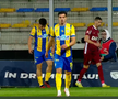 Moment uluitor în Petrolul - CFR Cluj! A avut o criză de nervi și aproape i-a distrus laptopul unui fotograf