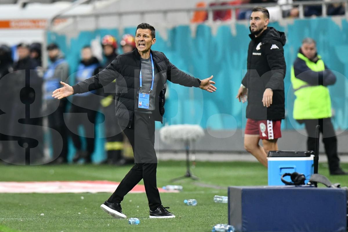Nu s-au putut abține » Dinamoviștii i-au întors obscenitățile lui Alex Dobre, inamicul numărul 1 în derby