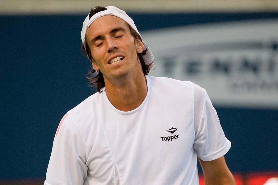 Juan Ignacio Chela într-un meci cu Roger Federer la Toronto 2010 Foto: Imago Images A fost unul din La Legión și crede că Federer este cel mai mare: „Dacă pun ChatGPT să alcătuiască jucătorul ideal, îl va face pe Roger”