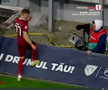 Moment uluitor în Petrolul - CFR Cluj! A avut o criză de nervi și aproape i-a distrus laptopul unui fotograf