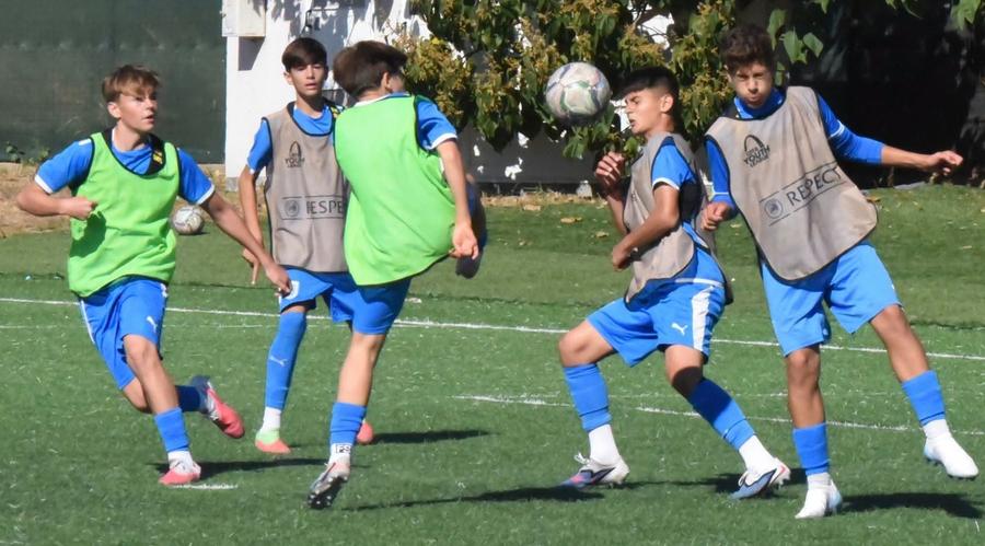 Puștii din grupa U15 au căzut la mijloc în conflictul din sânul Academiei U Craiova. Foto: facebook Academia U Craiova Continuă debandada la Academia U Craiova! Antrenor dat afară după ce l-a făcut zob pe directorul Eduardo Covelo: „E un întreg scandal” + Ce s-a întâmplat cu bătăușii de la U17