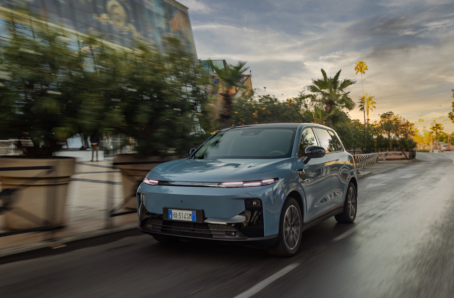 Stellantis și Leapmotor au demarat producția modelului B10 în Spania și anunță extinderea activității industriale europene cu modelul B05