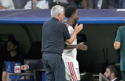 „E amenințat statutul de titular al lui Vinicius?” » Ce a răspuns Jose Mourinho