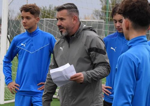 Gabriel Velcovici a condus până zilele trecute grupa U15 din Academia U Craiova. Foto: facebook Academia Universitatea Craiova
