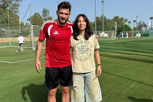 O româncă a jucat tenis de picior cu Khvicha Kvaratskhelia, vedeta PSG-ului
