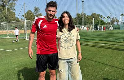 O româncă a jucat tenis de picior cu Khvicha Kvaratskhelia, vedeta PSG-ului